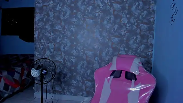 AngelaCoffee: απευθείας συνομιλία ΧΧΧ