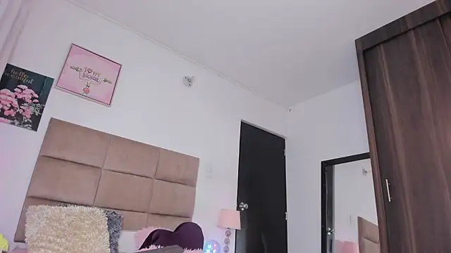 XXX chat uživo modela ashleycurvyy