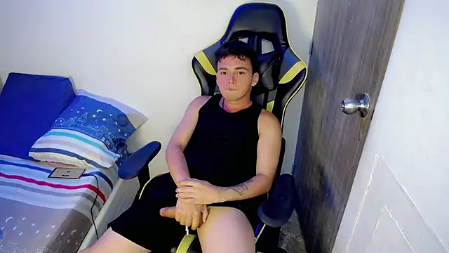 Mathias_twinkk élő XXX-chatje