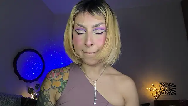 Cinamoonn 现场XXX聊天