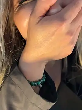 _Abril-Office1 Live XXX-Chat