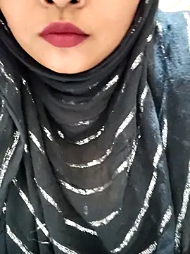 Indian-Nazia Adlı Modelin Web Kamerası Şovu