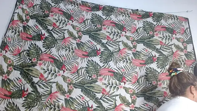 smallvioleta69's Webcam Show