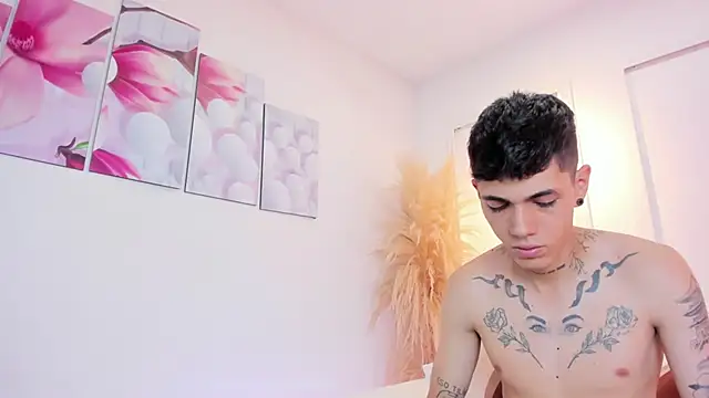 دردشة Tommy_valverde الجنسية المباشرة