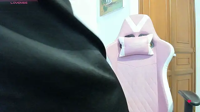 Andrea-Queen Live XXX-Chat