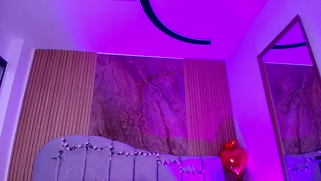 luce_williams Adlı Modelin Canlı XXX Sohbeti