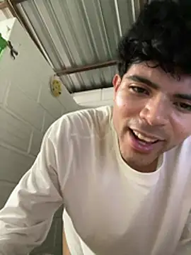 Axel-Mejia 即時 XXX 聊天