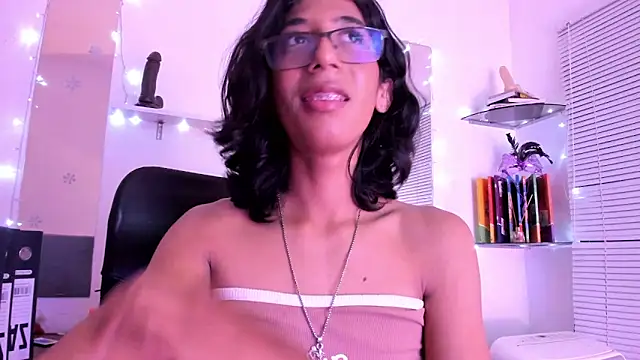 RossieCooper élő XXX-chatje