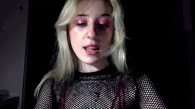 EmmyWet Adlı Modelin Web Kamerası Şovu