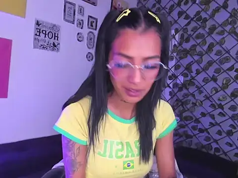 KarlaSlutSkinny__のライブXXXチャット