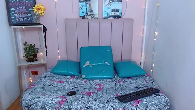 casandraroberthrs707's Live XXX Chat