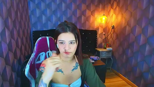 Czat XXX na żywo – LiaHarryis