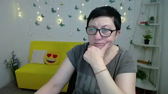 EmilyL0ve Live XXX-Chat