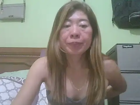 Show modela Sexyjenny4u na web-kameri