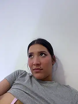 IsabellaJoness_'s Live XXX Chat