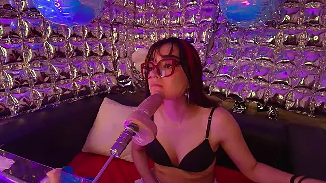 lala_cherry Adlı Modelin Canlı XXX Sohbeti