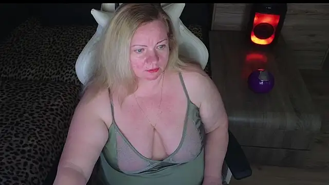 MolligSpiellen Live XXX chat