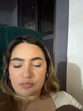 XXX chat uživo modela Antonella_Julieta