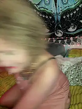 SuzyCatzzのライブXXXチャット