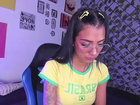 دردشة KarlaSlutSkinny__ الجنسية المباشرة