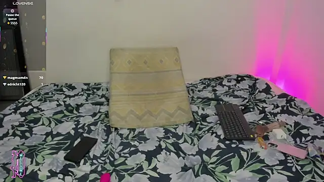 Nikki__uwu Chat XXX in diretta