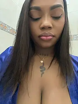 SarahBleer: онлайн-секс-чат