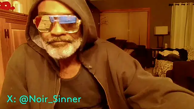 XXX chat uživo modela sinnernoir