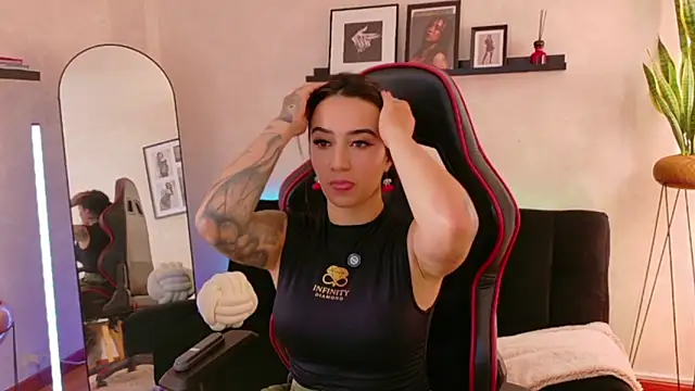 EmmyEvans1 Chat XXX in diretta