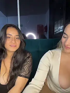 Chat +18 de Antonella_Julieta ao vivo