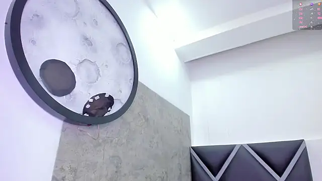 Harmony-01's Live XXX Chat