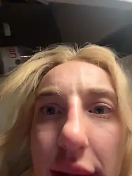 BlondeBombshellAmelia 现场XXX聊天