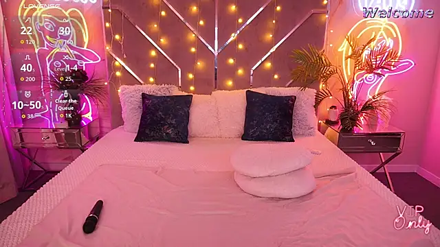 Онлайн чат XXX EllaGoldenn