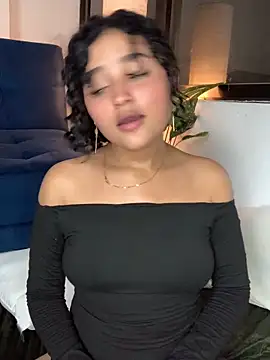 ladulcemary_ Adlı Modelin Canlı XXX Sohbeti