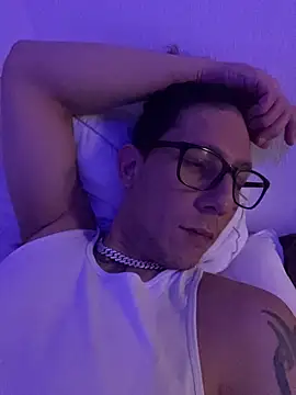 XXX chat uživo modela TitanNoir