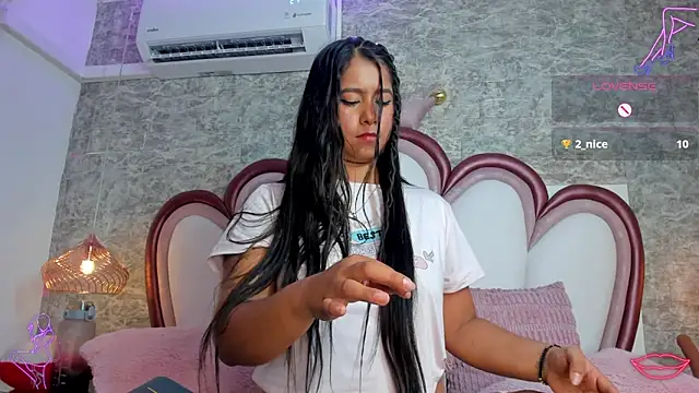 Chat +18 de EmmaCrush ao vivo