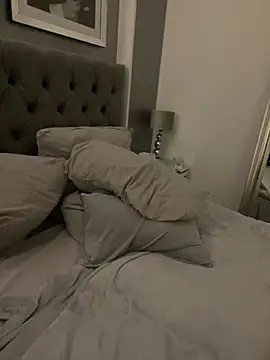 _MelinaCurves_ élő XXX-chatje