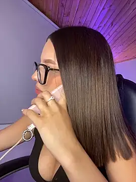 Sofia18_pinkk's Live XXX Chat