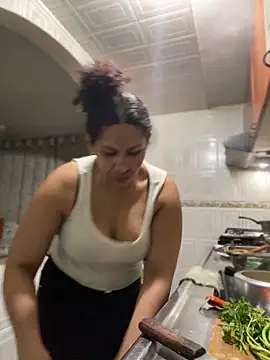 Carola-Ross Adlı Modelin Canlı XXX Sohbeti