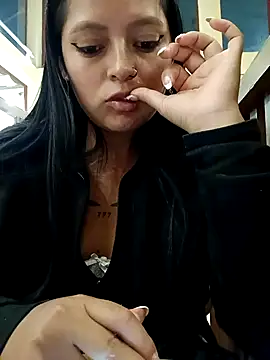 LunaHot_777 লাইভ XXX চ্যাট