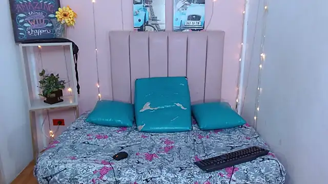 casandraroberthrs707's Live XXX Chat