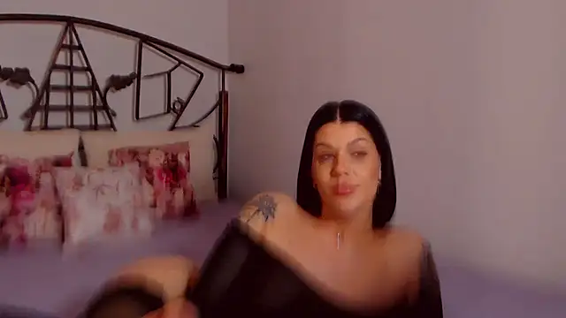 YvonneEverlee Chat XXX in diretta