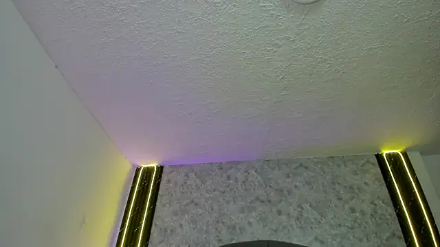 Chat XXX en directo de GiannaSlimJB