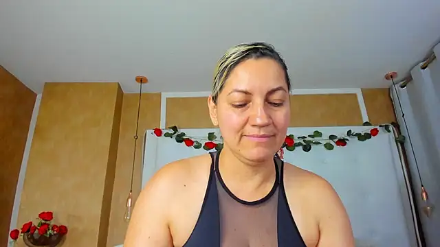 Heidy_milf Chat XXX live