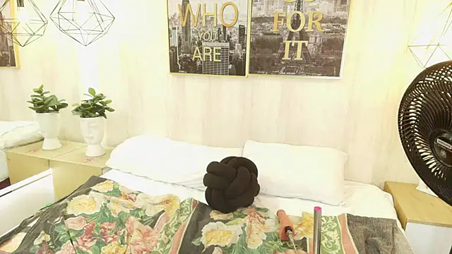 Saray__cloverr – Live XXX-chat