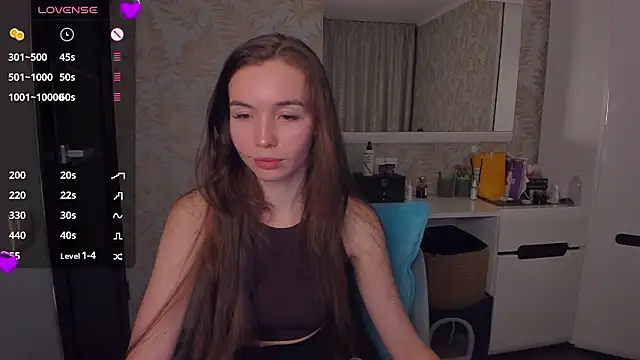 YonaBones Live XXX Chat