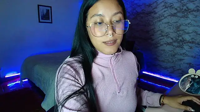 Chat XXX en directo de Camila_IRoose