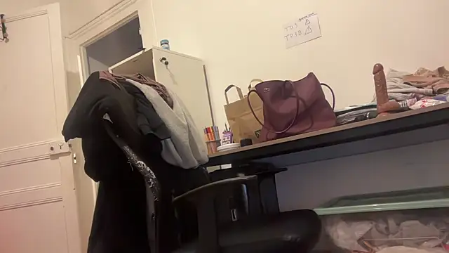 nanaisbackk Live XXX-chat