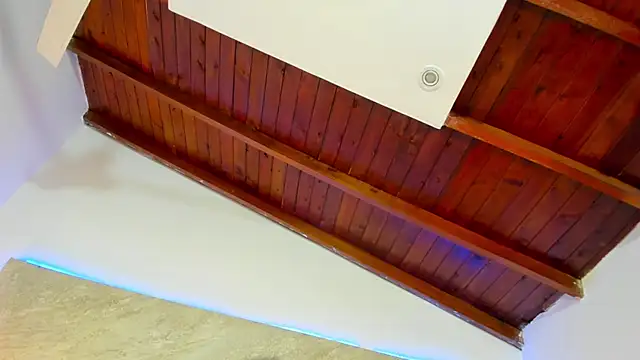 Chat +18 de laia_fisher_ ao vivo