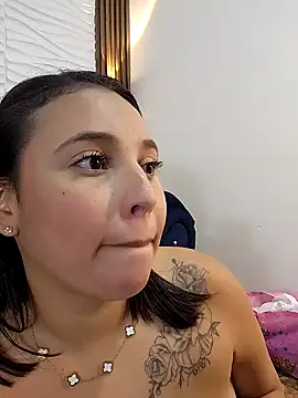 LizzRouse live XXX chat