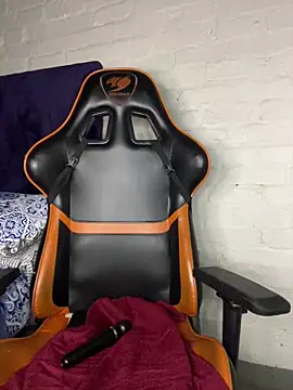 QUEEN_NOBUHLE_FEMDOM_777のウェブカメラショー